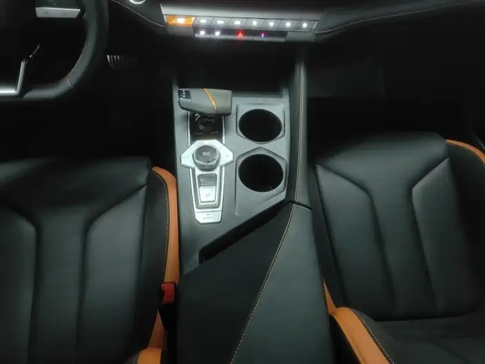 Changan UNI-V 2022 Model 2.0T Leading speed Edition – фото 10