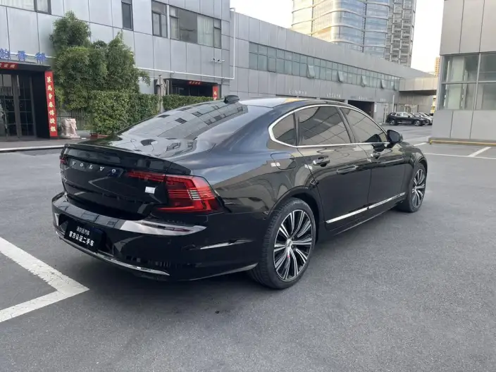 Volvo S90 PHEV 2023 Model T8 4WD Long Battery Life Pro Smart Elegance Deluxe Edition – фото 6