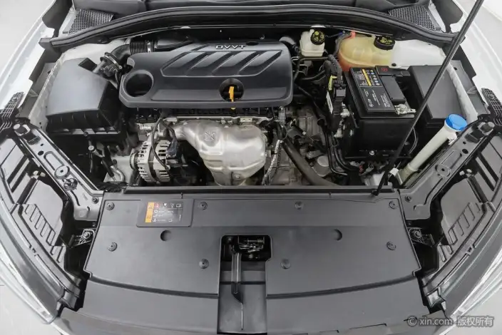 Roewe i5 2021 Model Facelift 1.5L CVT Star Glory Edition – фото 5