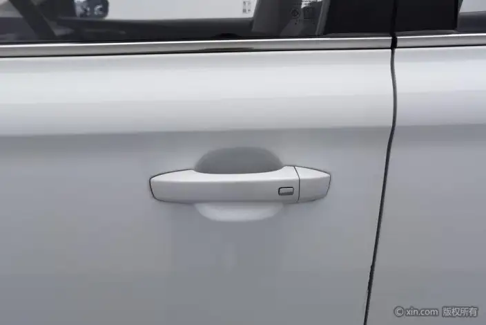 Roewe i5 2021 Model Facelift 1.5L CVT Star Glory Edition – фото 8