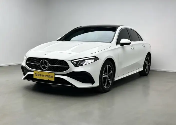 Mercedes-Benz A-class 2024 Model Facelift II A 200 L Fashion Edition – фото 1