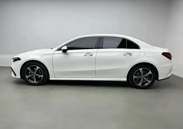 Mercedes-Benz A-class 2024 Model Facelift II A 200 L Fashion Edition – фото 4
