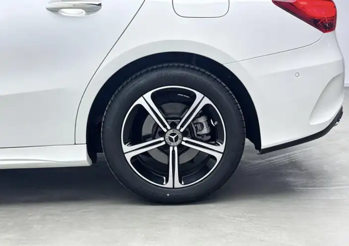 Mercedes-Benz A-class 2024 Model Facelift II A 200 L Fashion Edition – фото 9