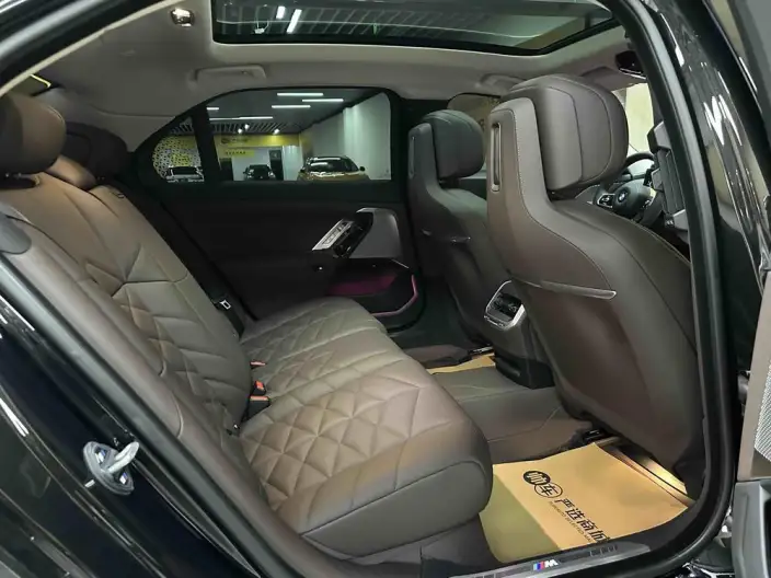BMW 7 Series 2026 Model Facelift 735Li M Sports Set – фото 8