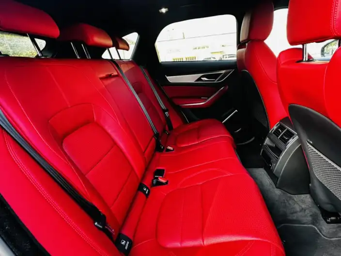 Jaguar F-PACE 2024 Model P250 R-Dynamic SE – фото 10