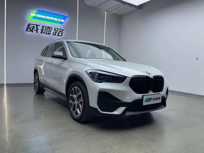 BMW X1 2022 Model sDrive25Li Leading Model – фото 3