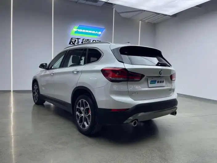BMW X1 2022 Model sDrive25Li Leading Model – фото 4