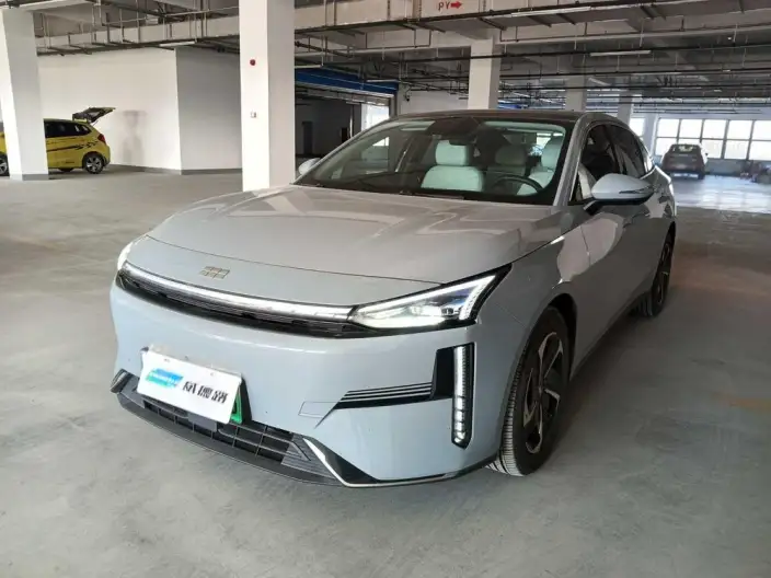 Geely Galaxy L6 2023 Model 1.5T DHT 125km MAX
