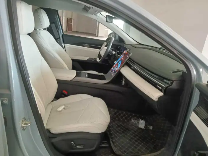 Geely Galaxy L6 2023 Model 1.5T DHT 125km MAX – фото 7