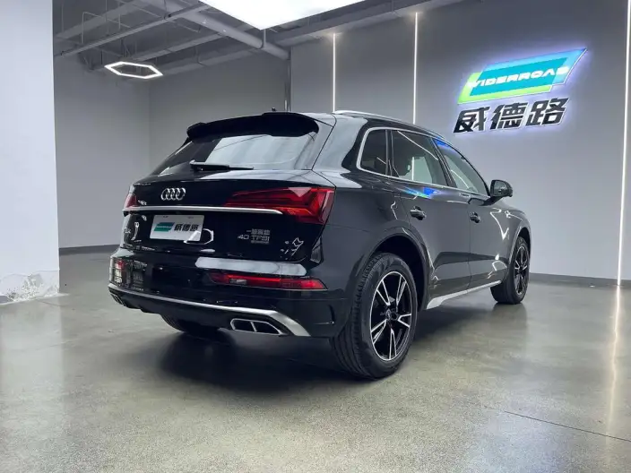Audi Q5L 2024 Model 40TFSI Fashion Dynamic Model – фото 6