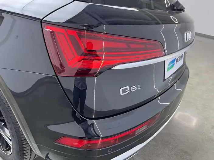 Audi Q5L 2024 Model 40TFSI Fashion Dynamic Model – фото 10