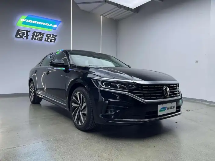 Volkswagen Passat 2022 Model 330TSI Deluxe Edition – фото 3