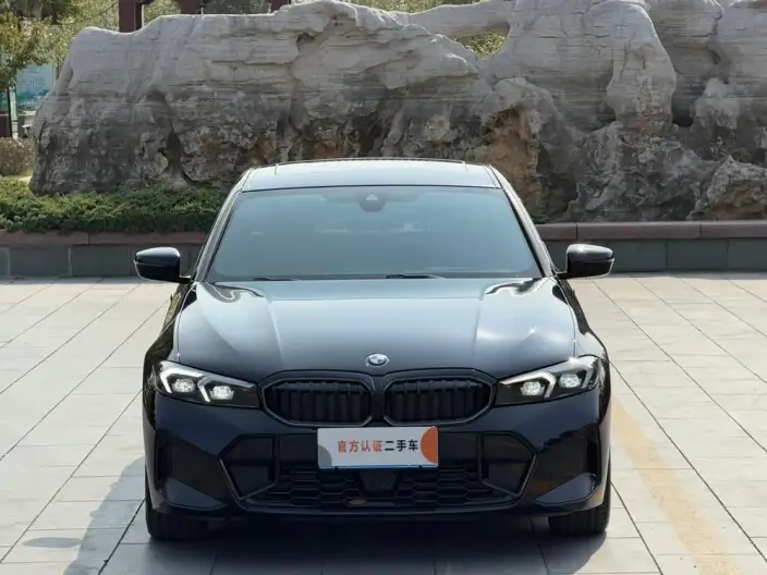 BMW 3 Series 2025 Model 330i M Sports Night Set – фото 2