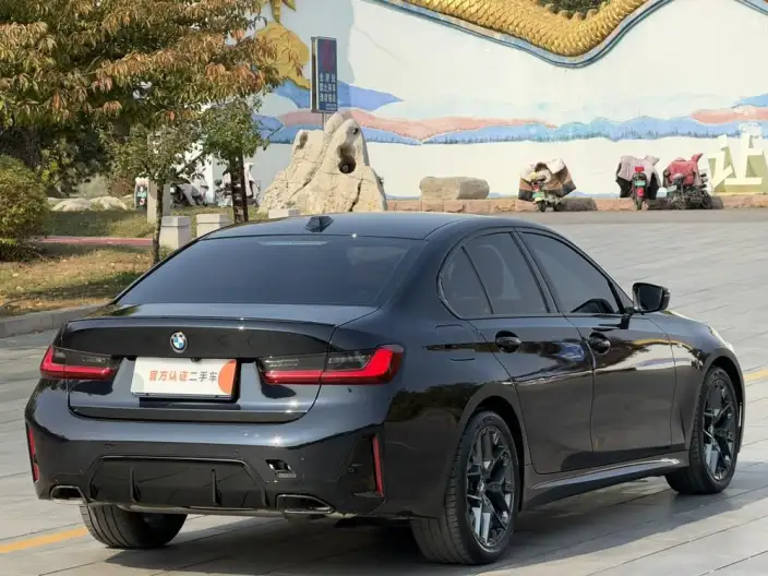 BMW 3 Series 2025 Model 330i M Sports Night Set – фото 7