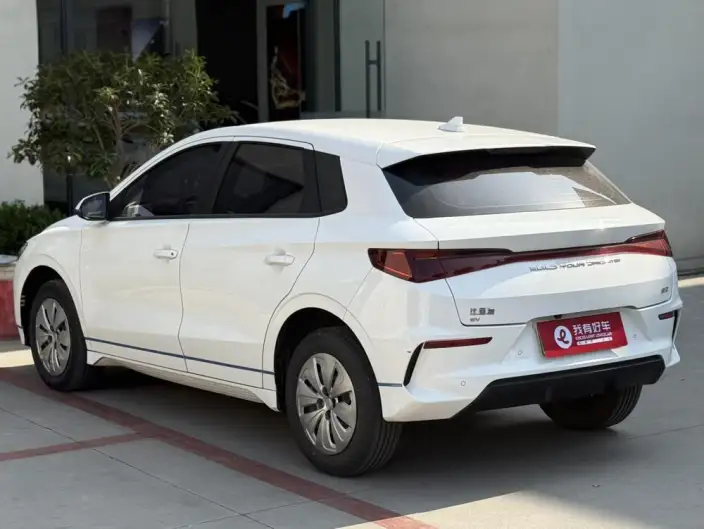 BYD E2 2021 Model Standard Model – фото 4