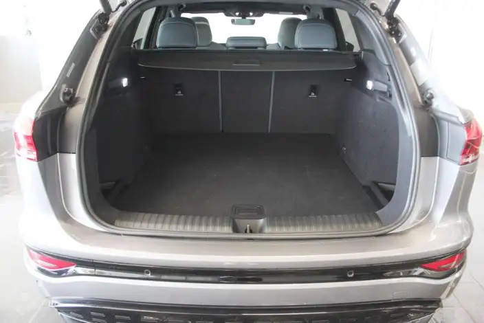 AUDI Q6L e-tron 2026 Model First Edition Pilot Edition – фото 10