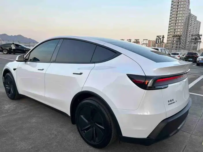 Model Y 2026 Model Rear-wheel drive version – фото 4