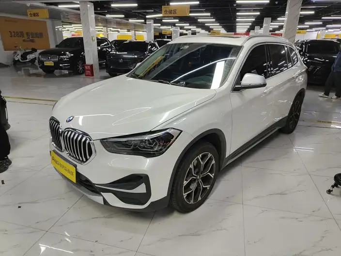 BMW X1 2022 Model sDrive20Li Fashion Model – фото 1