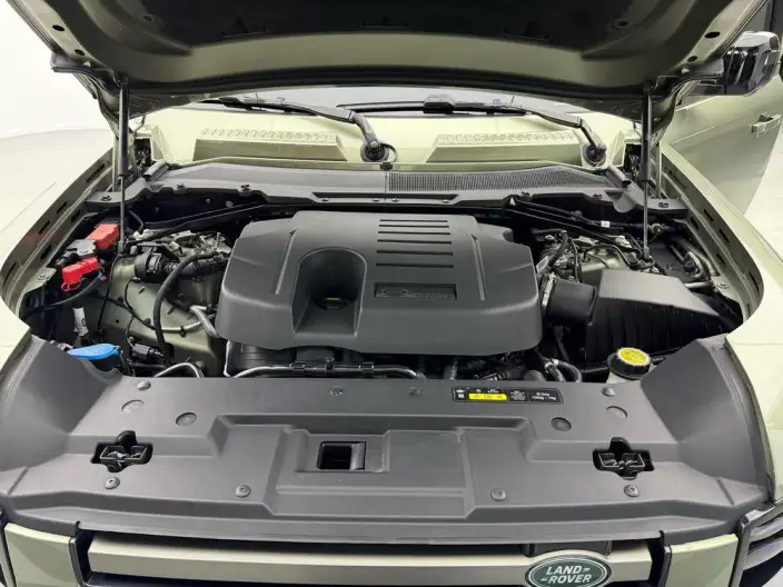 Land Rover Defender 2023 Model Facelift 110 P400 X-Dynamic HSE – фото 5
