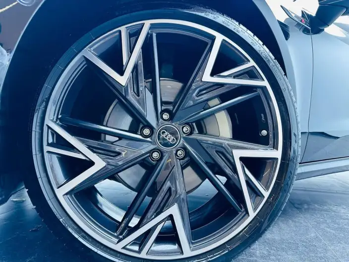 Audi A7 L 2025 Model 45 TFSI quattro Black Samurai Edition – фото 6