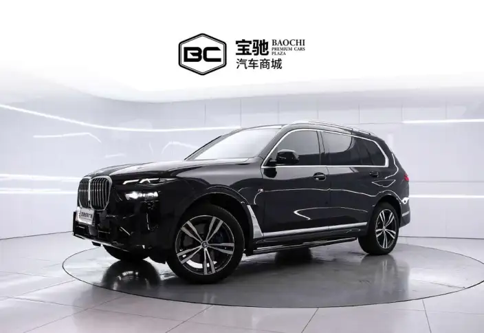 BMW X7 2023 Model xDrive40i Exclusive Model M Sports Set – фото 1