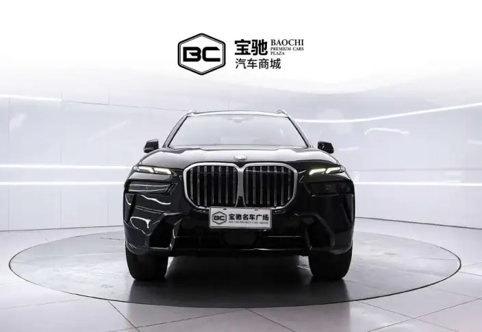 BMW X7 2023 Model xDrive40i Exclusive Model M Sports Set – фото 2