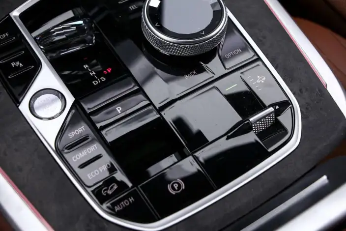 BMW X7 2023 Model xDrive40i Exclusive Model M Sports Set – фото 7