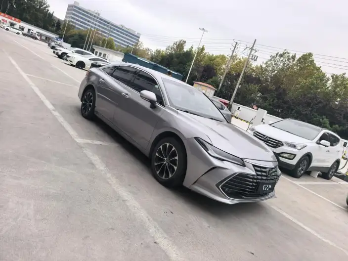 Toyota Avalon 2023 Model 2.0L CVT Deluxe Edition – фото 4
