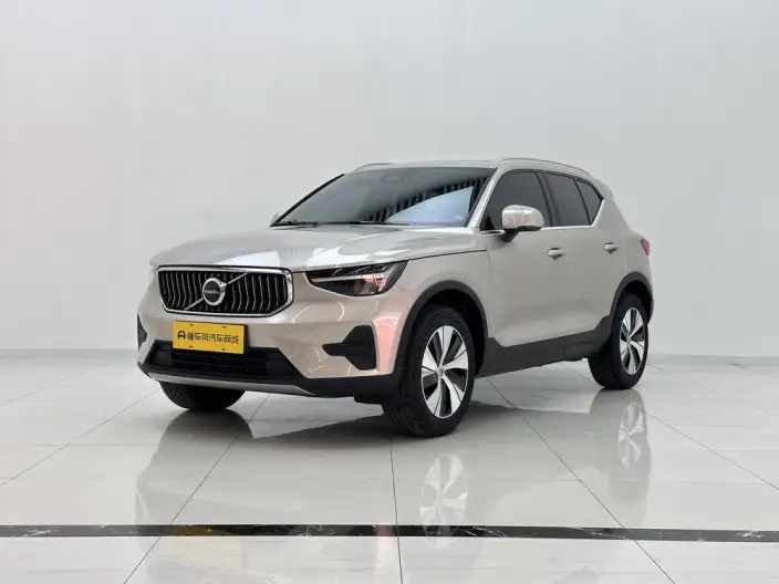 Volvo XC40 2024 Model B3 Smart Range Deluxe Edition