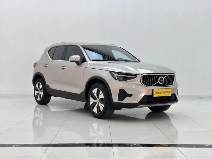 Volvo XC40 2024 Model B3 Smart Range Deluxe Edition