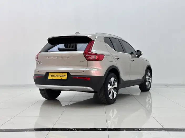 Volvo XC40 2024 Model B3 Smart Range Deluxe Edition – фото 7