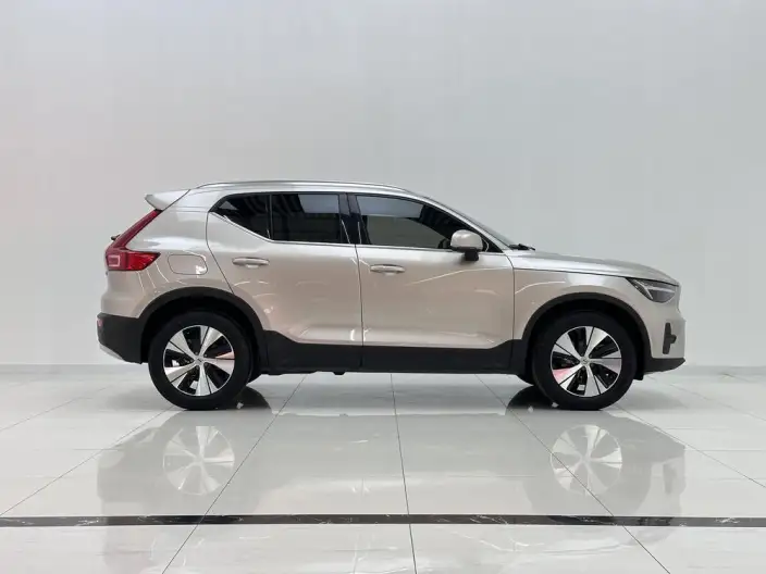 Volvo XC40 2024 Model B3 Smart Range Deluxe Edition – фото 8