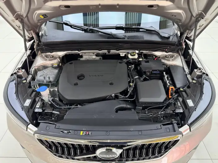 Volvo XC40 2024 Model B3 Smart Range Deluxe Edition – фото 10