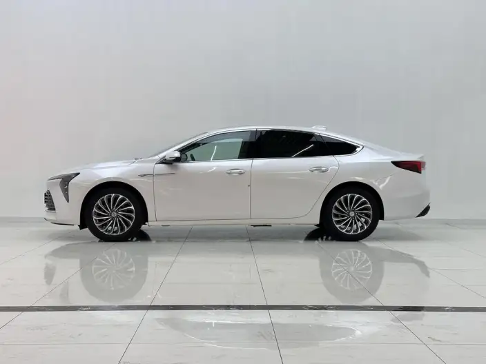 Buick LaCrosse 2023 Model 28T Automatic Yue Zun Edition – фото 4