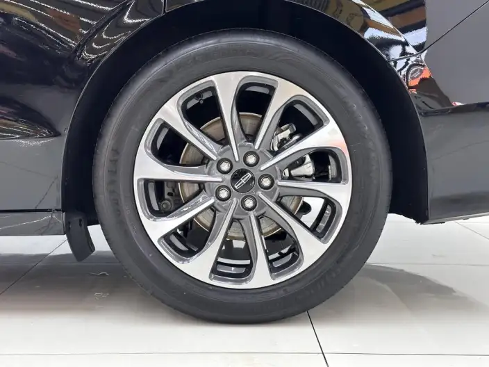 Lincoln Z 2025 Model 2.0T Zun Shang – фото 9