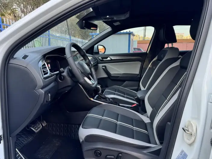 Volkswagen T-Roc 2024 Model 300TSI DSG Chenguang Edition – фото 8