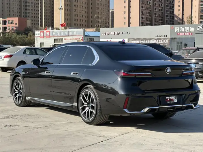 BMW 7 Series 2023 Model 735Li M Sports Set – фото 4