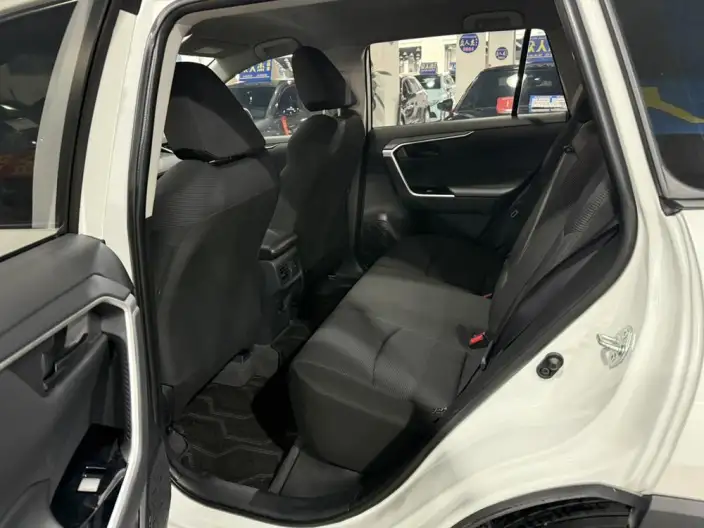 Toyota RAV4 2024 Model 2.0L CVT 2WD Urban Edition – фото 9