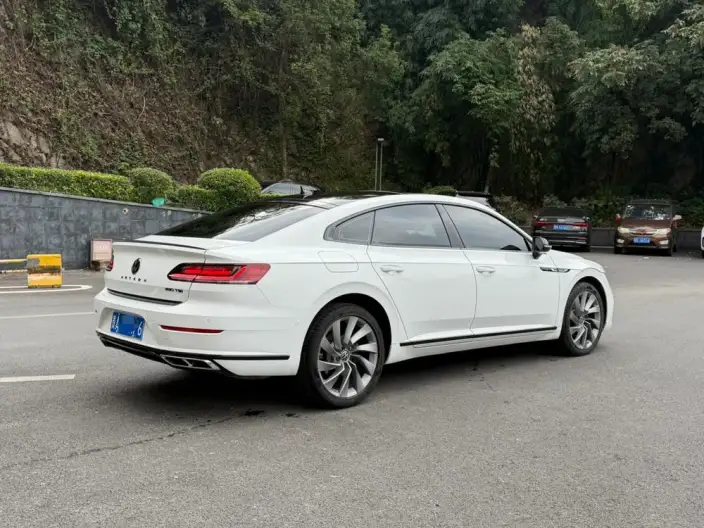 Volkswagen CC 2023 Model 380TSI Eye-catching version – фото 4
