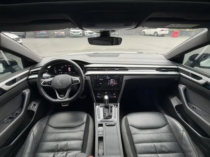 Volkswagen CC 2023 Model 380TSI Eye-catching version – фото 5