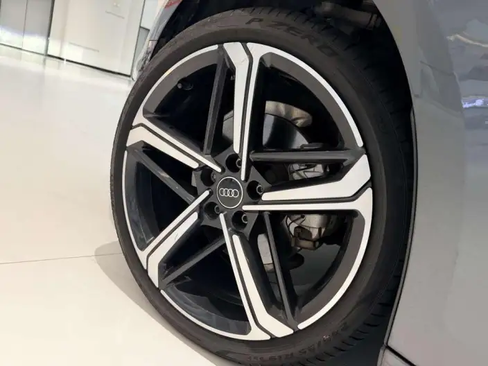 Audi A4 L 2024 Model 40 TFSI Luxury Dynamic Model – фото 8