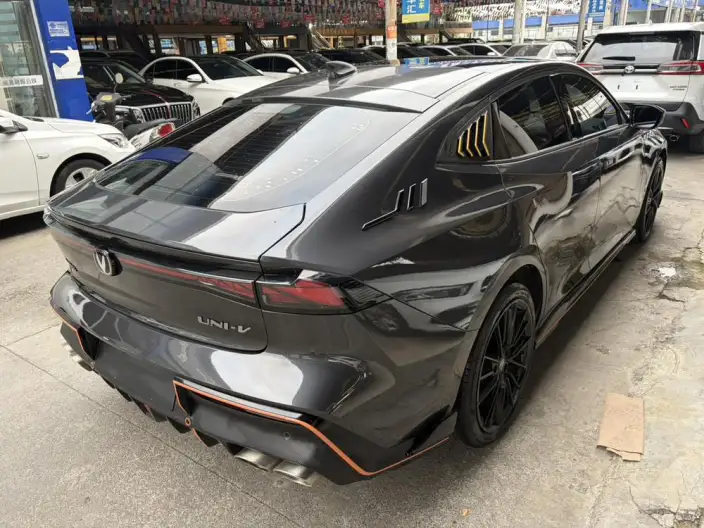 Changan UNI-V 2022 Model 1.5T Sports Edition – фото 6