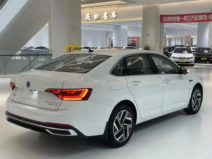 Volkswagen Sagitar 2025 Model 300TSI DSG Beyond Edition – фото 3