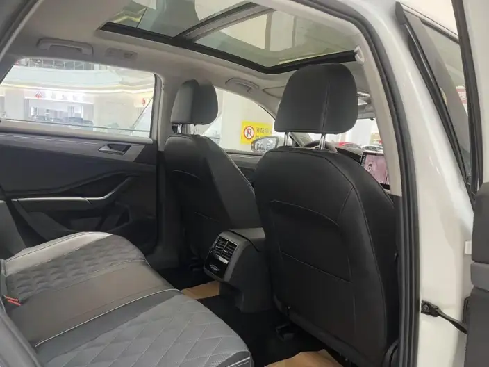 Volkswagen Sagitar 2025 Model 300TSI DSG Beyond Edition – фото 9