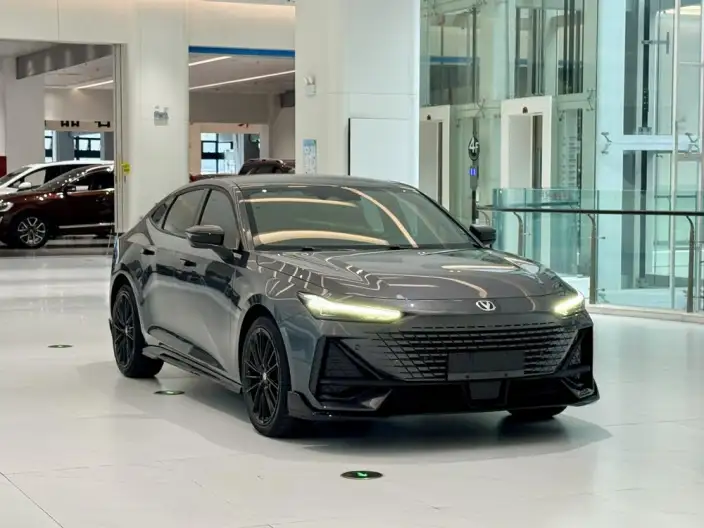 Changan UNI-V 2023 Model 1.5T Sports Edition – фото 3