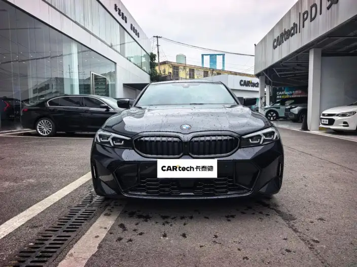 BMW 3 Series 2026 Model 330i M Sports Night Set – фото 2