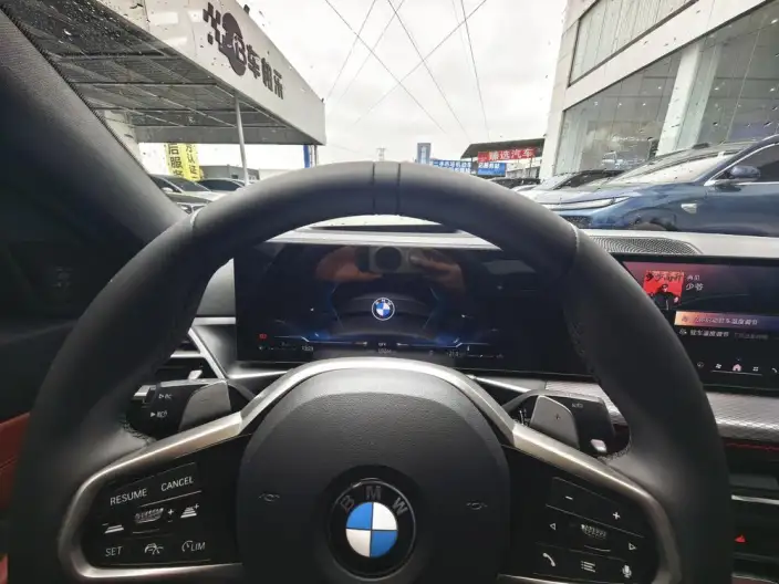 BMW 3 Series 2026 Model 330i M Sports Night Set – фото 7