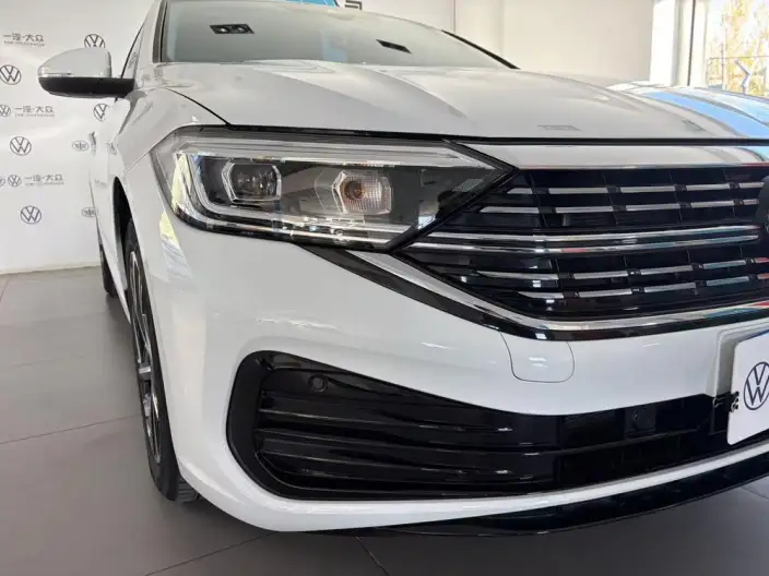 Volkswagen Sagitar 2024 Model 300TSI DSG Beyond Edition – фото 9