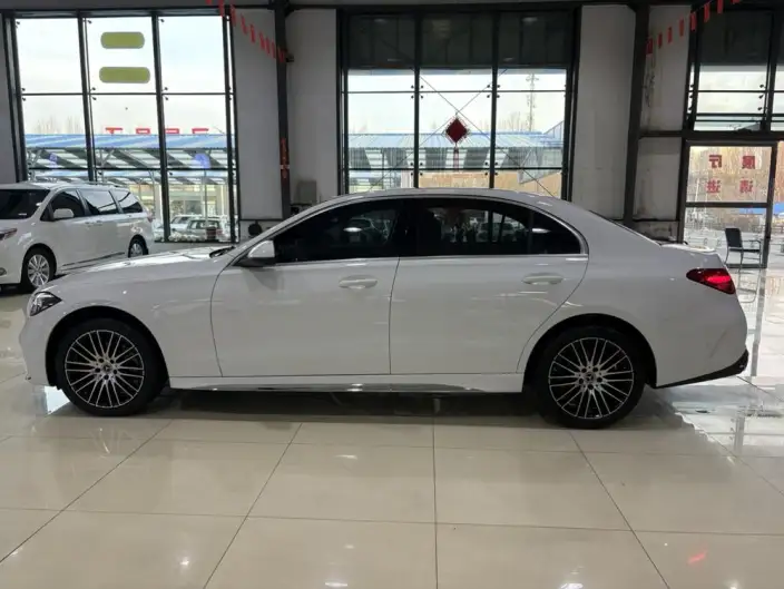 Mercedes-Benz C-Class 2026 Model C 200 L Sports sedan – фото 4