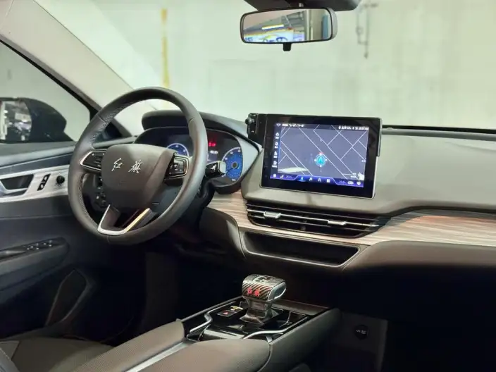 Hongqi E-QM5 2024 Model 610KM PLUS Edition 100kW – фото 8